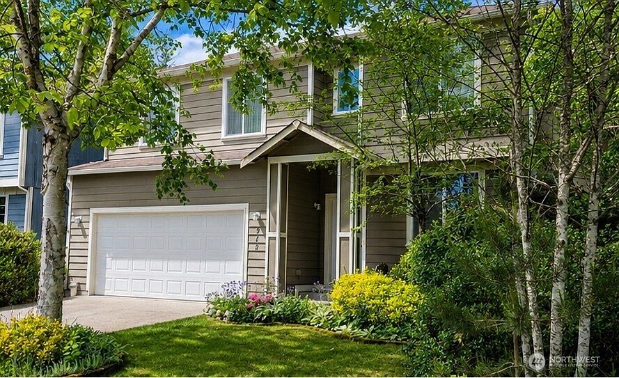 1st image of 912 Gina Court SE