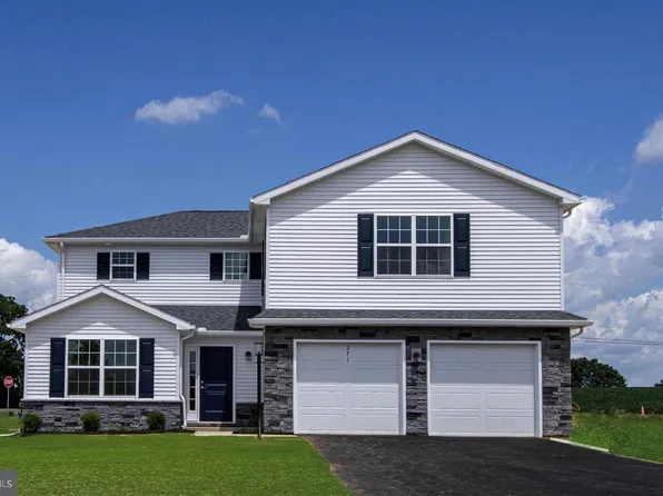 2 Gardenia Ln, Lebanon, PA 17042
