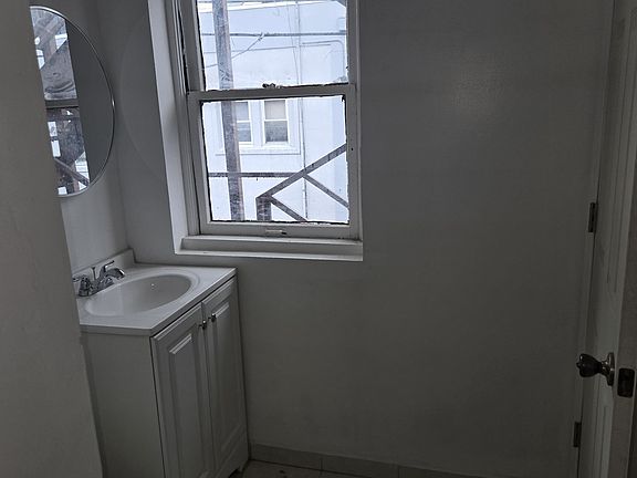 3rd image of 103 Washington Ave #2