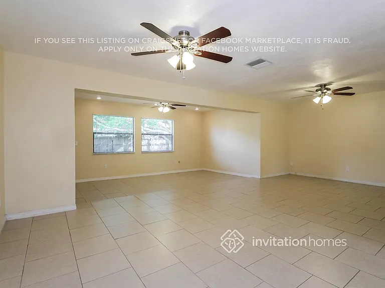 126 SW 48th Ter — Photo 3