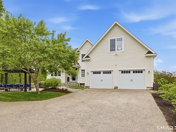 4th image of 82 Deer Run Drive