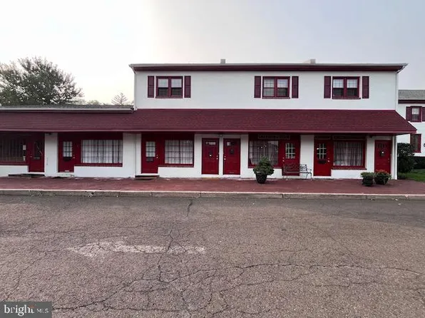 408 S State St, Newtown, PA