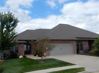 915 Marcassin Dr, Columbia, MO 65201