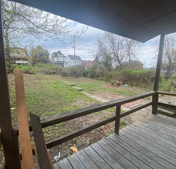 421-423 Caldwell St — Photo 10