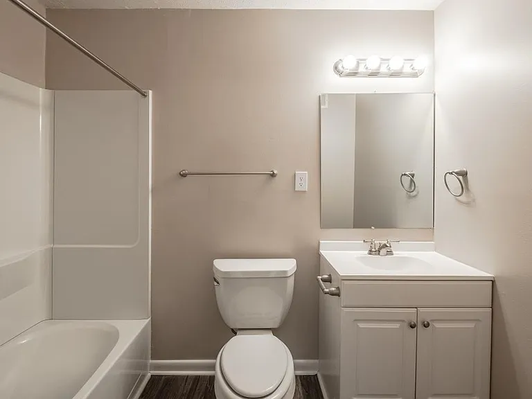 Cypress Pointe Apartments — Photo 8
