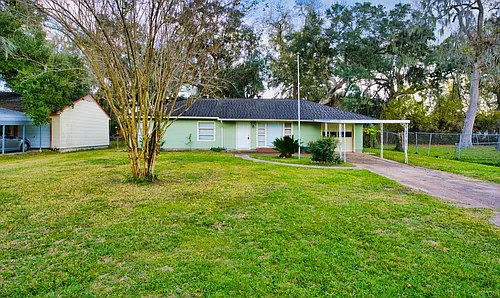 906 Avenue A Photo 1