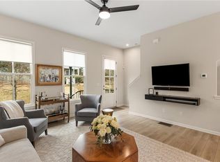 1095 Crest Cir SE, Atlanta, GA 30312