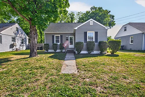 28 Monroe Dr Photo 1