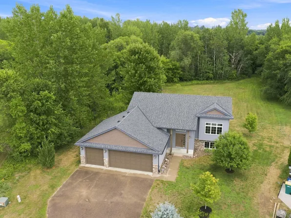 909 Winsome Way NE, Isanti, MN 55040