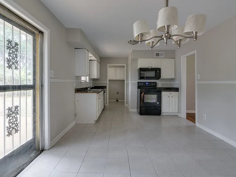 3507 Boeingshire Dr — Photo 2