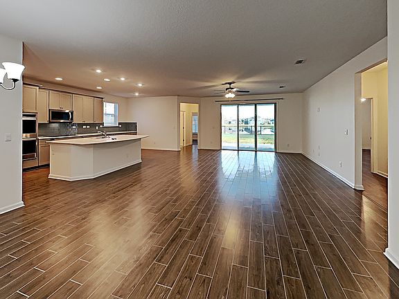 3rd image of 29 Deerfield Meadows Cir
