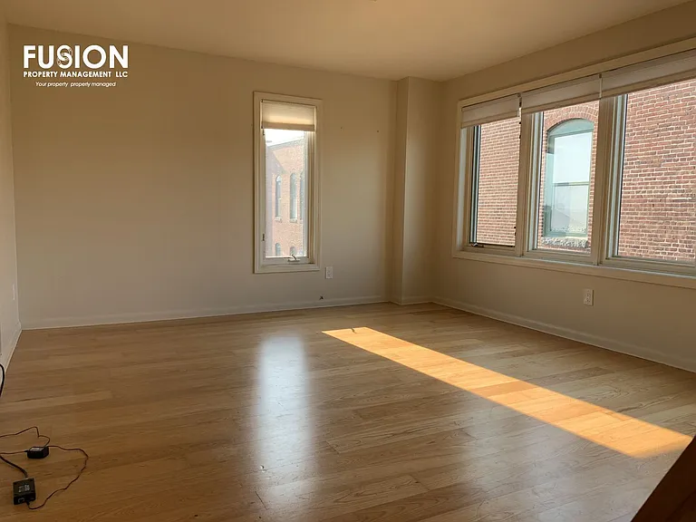 230 College St #2 — Photo 3