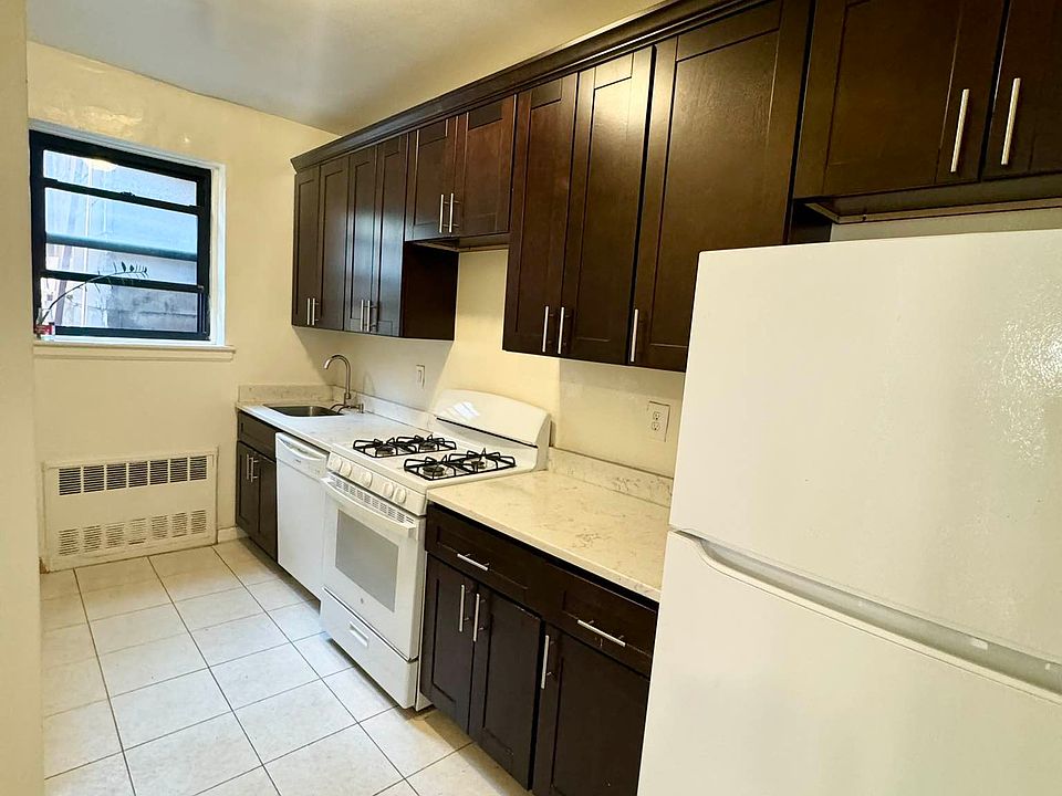 1st image of 315 Ocean Pkwy #25