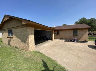 730 38th St, Woodward, OK 73801