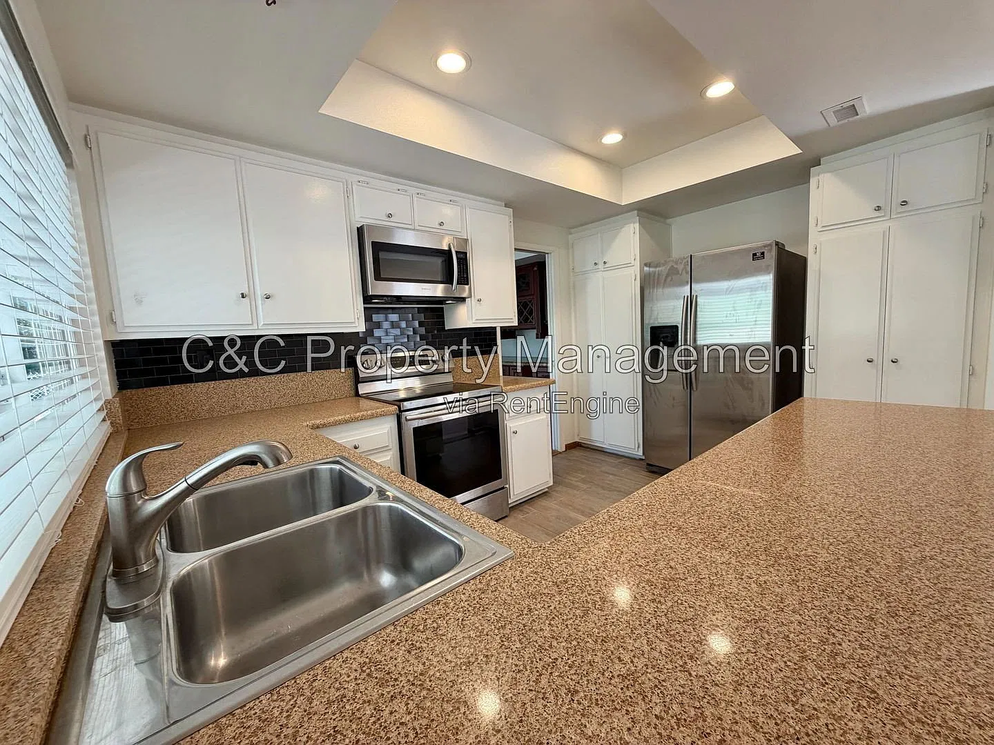 3 bed, 2.0 bath, 1631 sqft, $3,950 — Photo 4