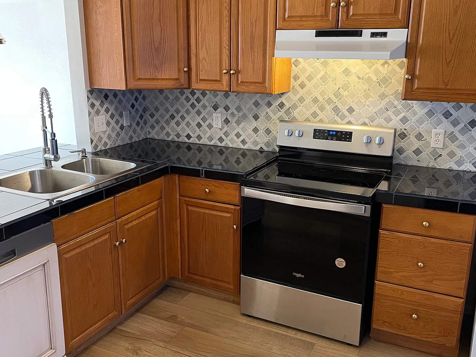 2314 Alma Ave — Photo 2