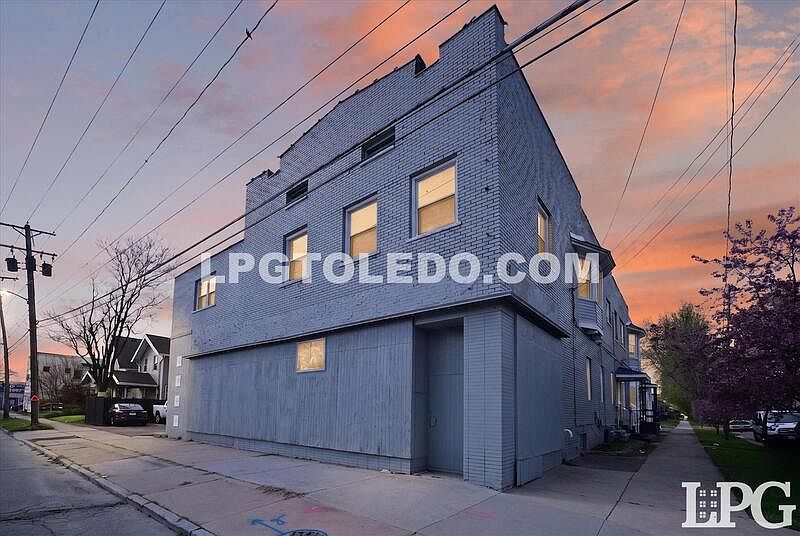 1st image of 1734 Arlington Ave