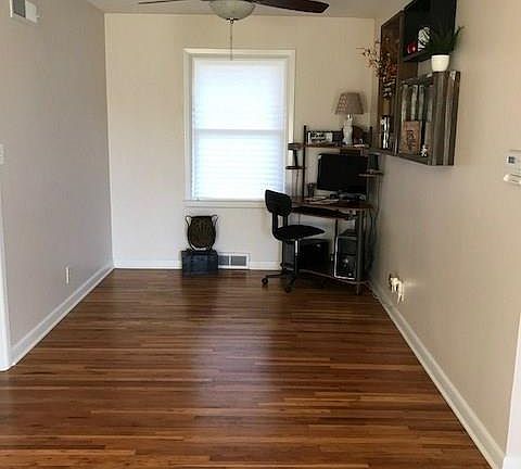 5th image of 26 E 28th Ave
