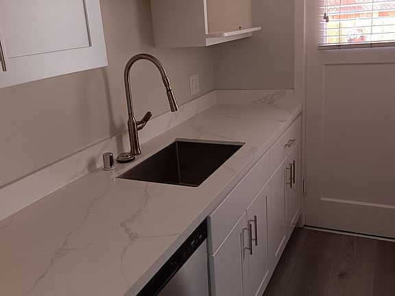 5th image of 313-315 Elm St