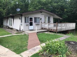 8540 W Montgomery Rd, Camden, MI 49232