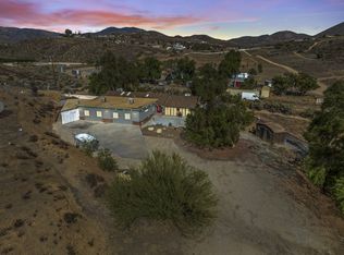 9801 White Fox Ln, Agua Dulce, CA 91390
