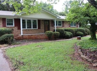 611 Honeywood Ln, Gastonia, NC 28056