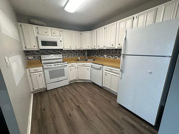 2nd image of 2000 Saint Regis Dr APT 6N