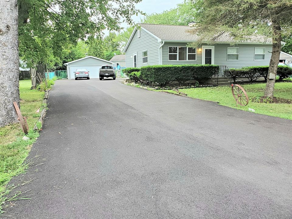 1st image of 25444 W Lincoln Dr