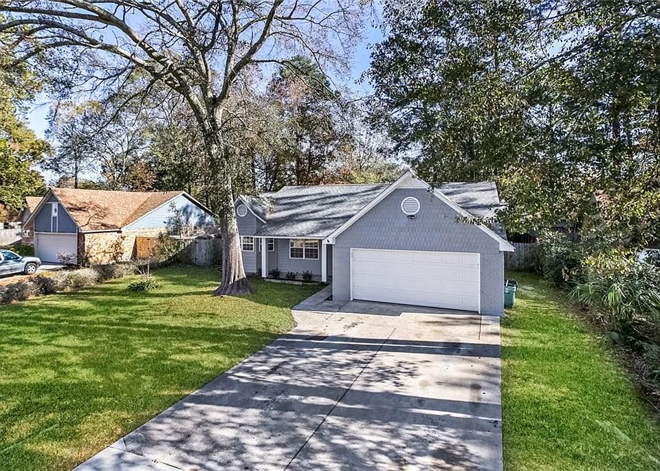 1st image of 305 Woodridge Blvd