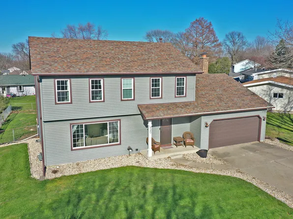 920 Robinhood Ln, Ottawa, IL 61350