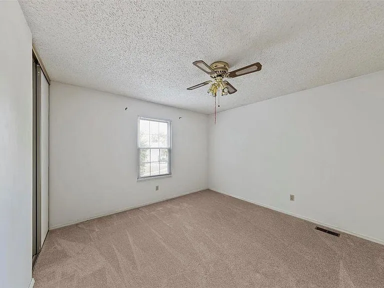 830 Nykiel Ct — Photo 23