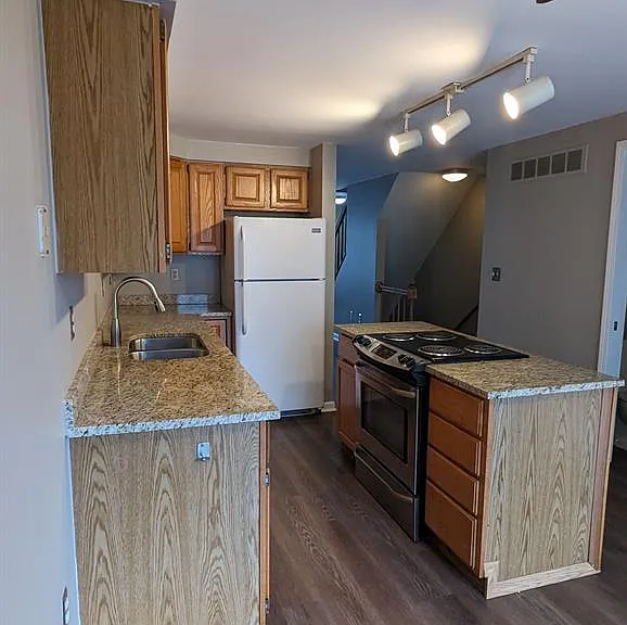 302 E Ann Arbor Trl — Photo 5