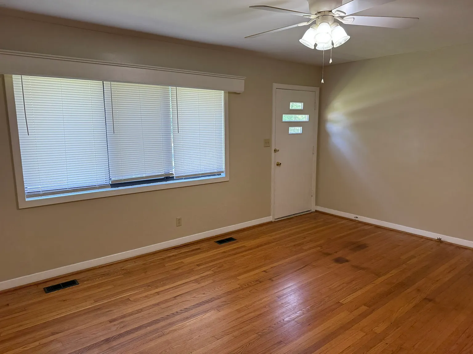 2 bed, 830 sqft, $1,150 — Photo 3