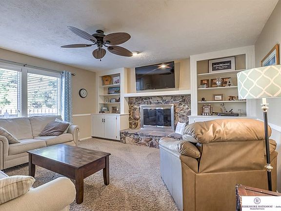 2nd image of 21270 Greenlawn Cir