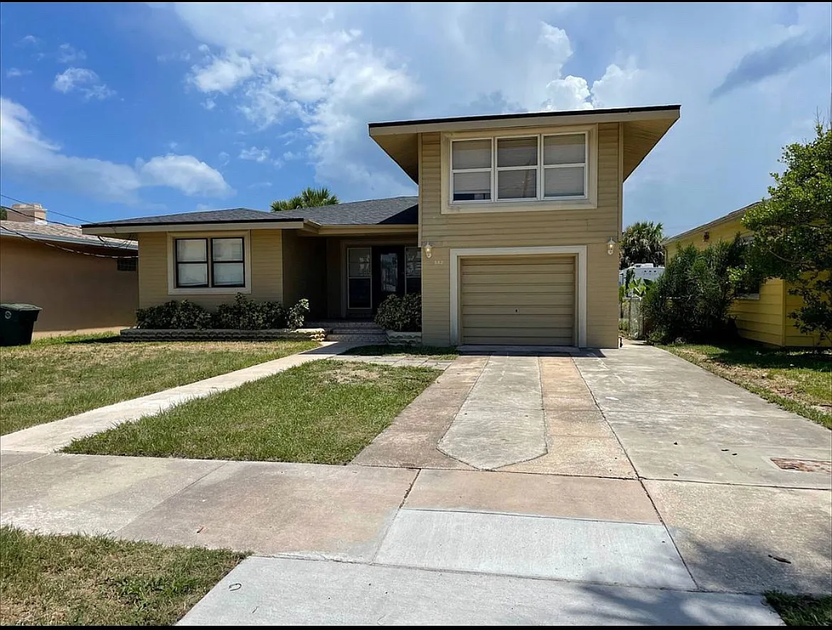 3 bed, 1542 sqft, $2,500 — Photo 1