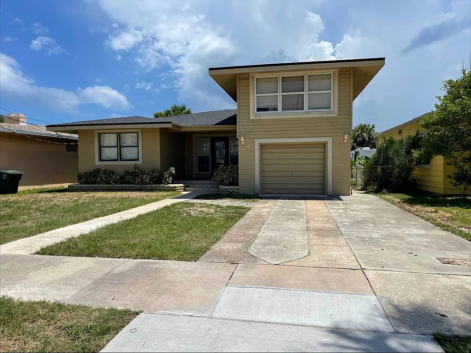 582 Revilo Blvd