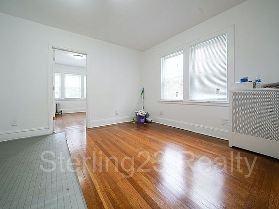 4th image of 21-34 28th Ave #2F