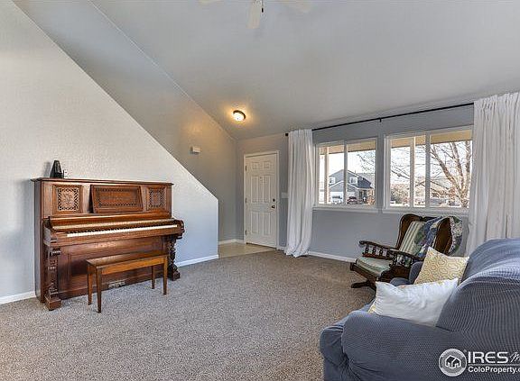 4th image of 427 Magnolia Ct
