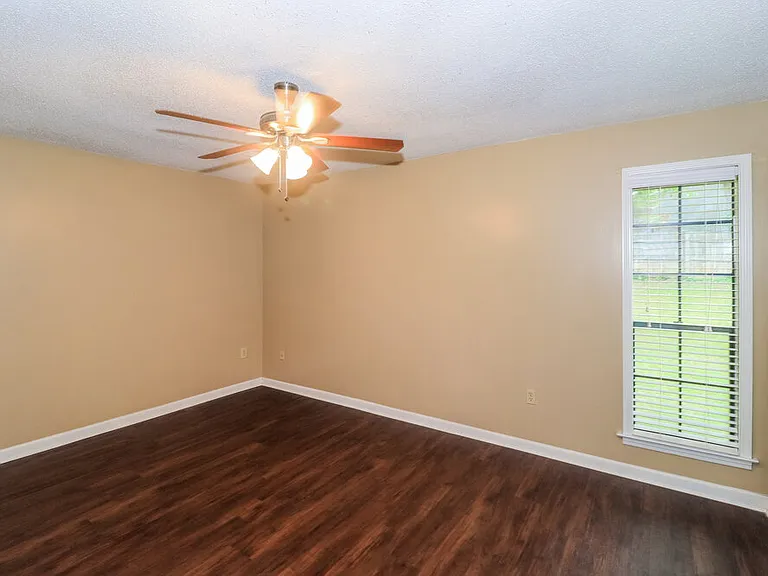 5672 Remsen Ave — Photo 11