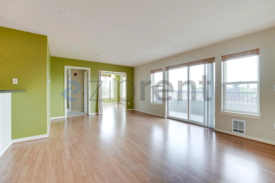 2 bed, 975 sqft, $3,300 — Photo 4