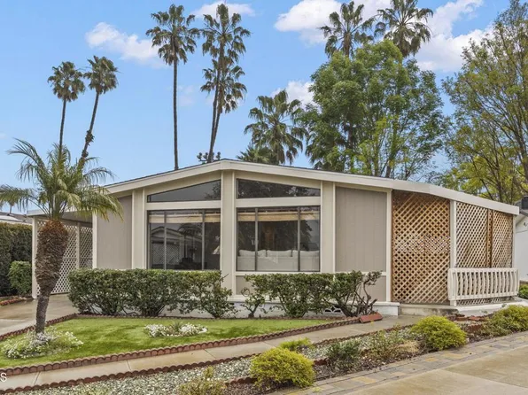 26 Poinsettia Gardens Dr, Ventura, CA 93004