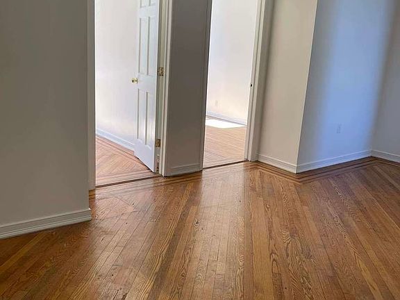 4th image of 4-29 27th Ave #2F