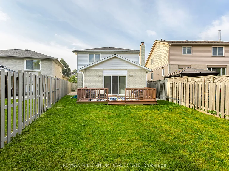 61 Mistywood Dr #UPPER — Photo 50