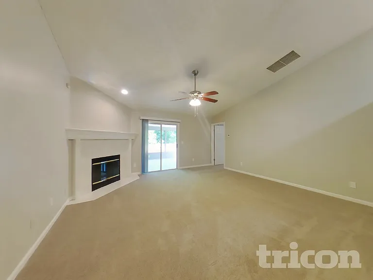 3647 Star Leaf Rd W — Photo 2