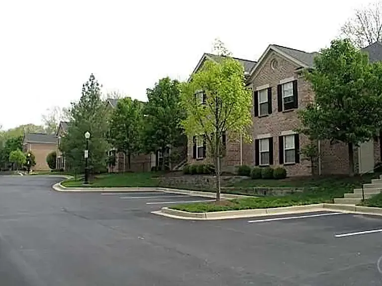 Deerfield Place Apartments — Photo 2