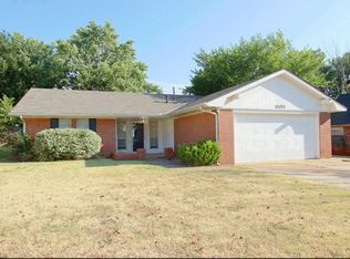 809 Wendy Ln, Edmond, OK 73013