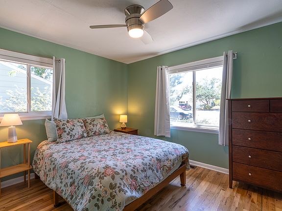 5th image of 400 Lilac Ln