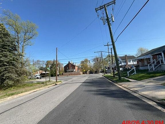2nd image of 2625 Moore Ave