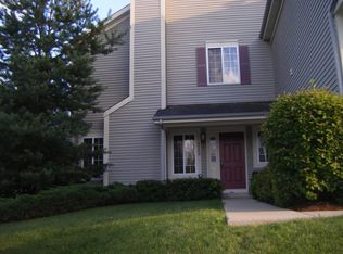 325 Windsor Ct UNIT B, South Elgin, IL 60177