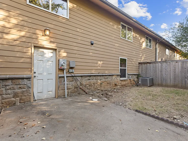 524 E Greenbriar Cir #524 — Photo 19